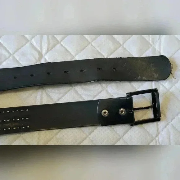 Studded belt - Picture 4 of 6